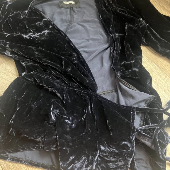 Reformation Plunging Black Bara Wrap Top size xs/s - Picture 11 of 15